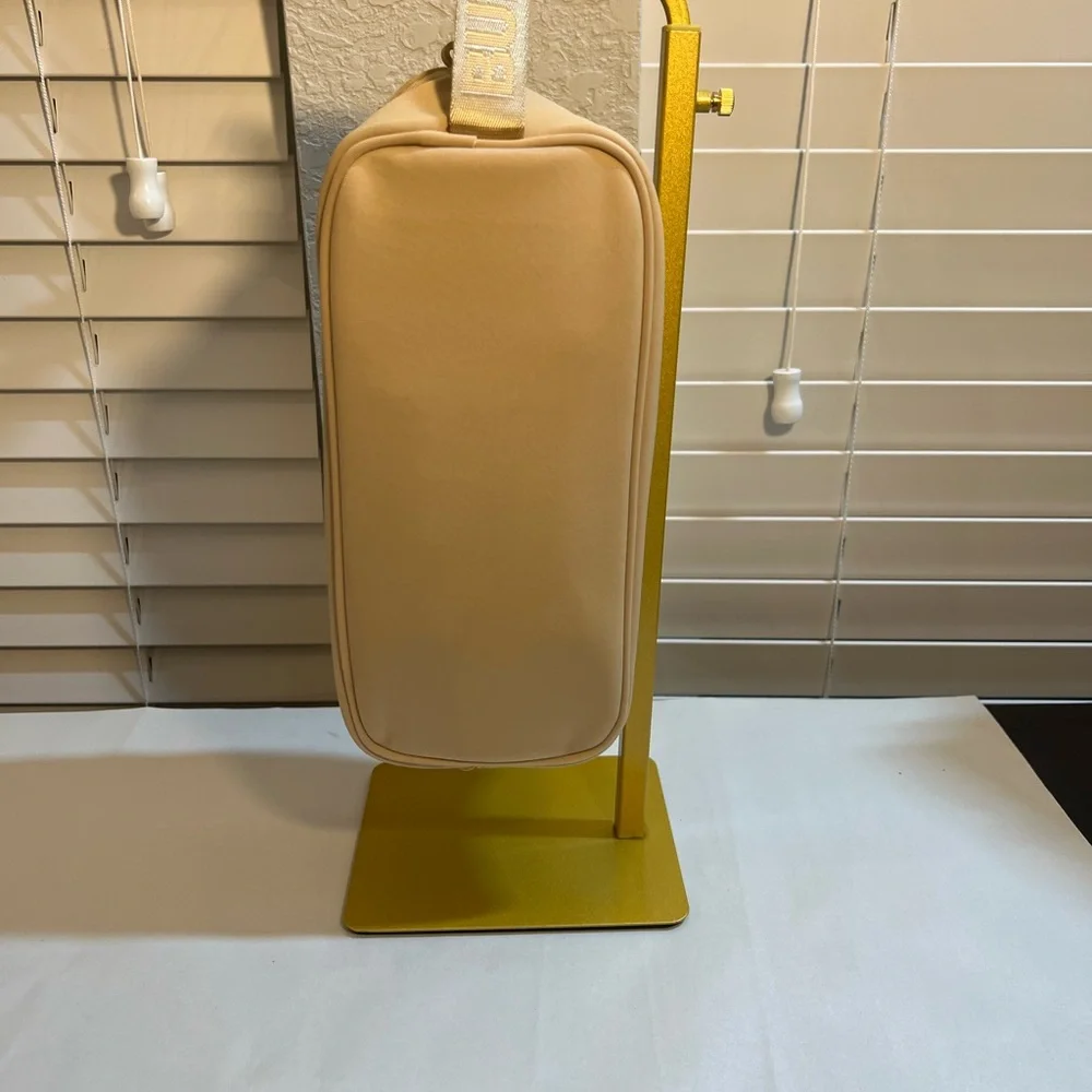 Burberry Hero Tan Toiletry Bag - Authentic COA Included - Picture 5 of 17